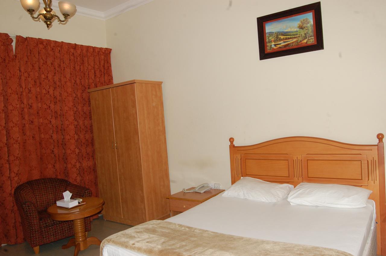 Al Amwaj Hotel 샤르자 외부 사진